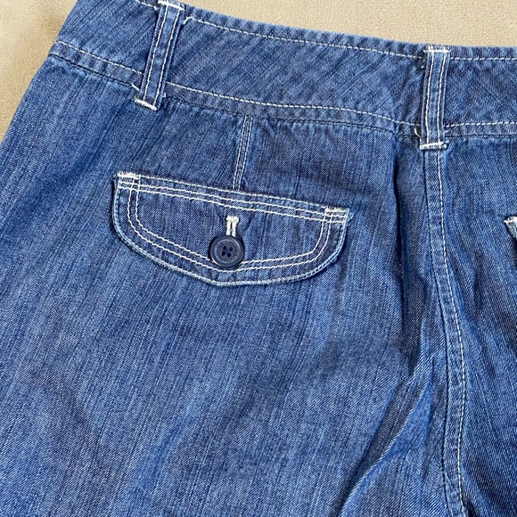 New York & Company Denim Capris - Picture 11 of 14